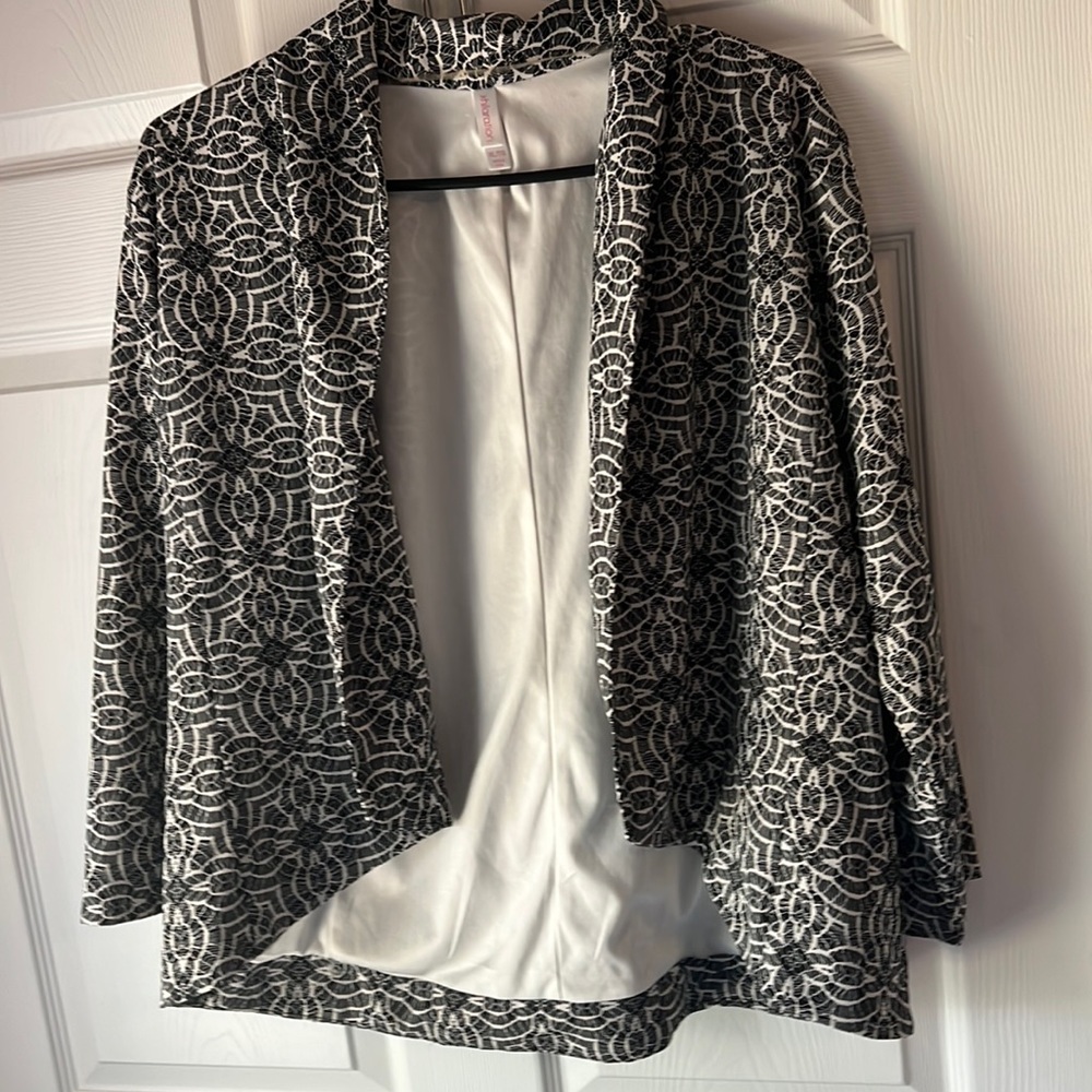 Black and white pattern coat